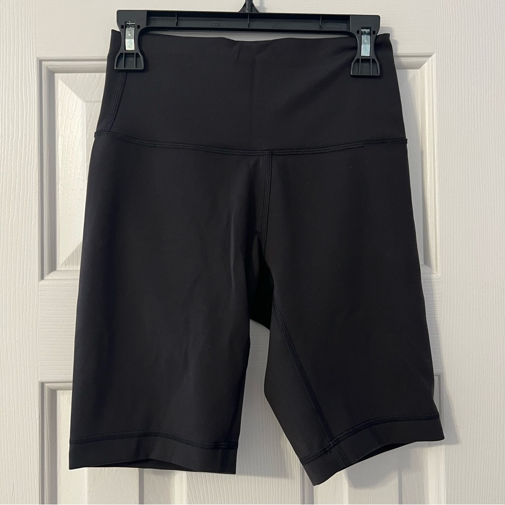 lululemon Wunder Train high rise shorts 6” - Picture 2 of 4